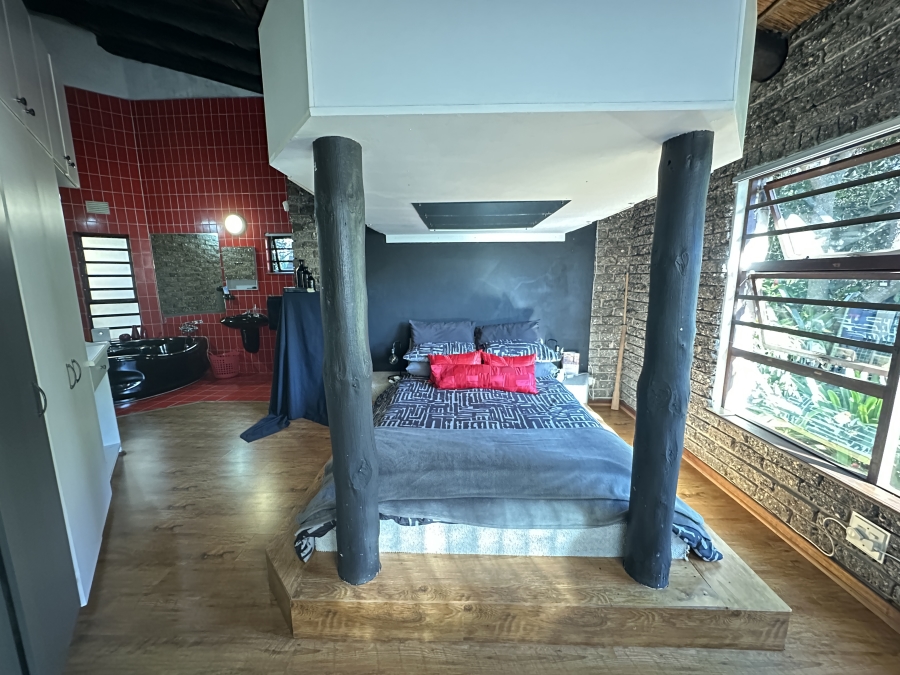 4 Bedroom Property for Sale in Sedgefield Central Western Cape